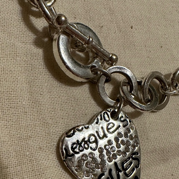 Guess 8 Inch Big Link Silver-Toned Bracelet with Heart Charm. - Picture 3 of 5